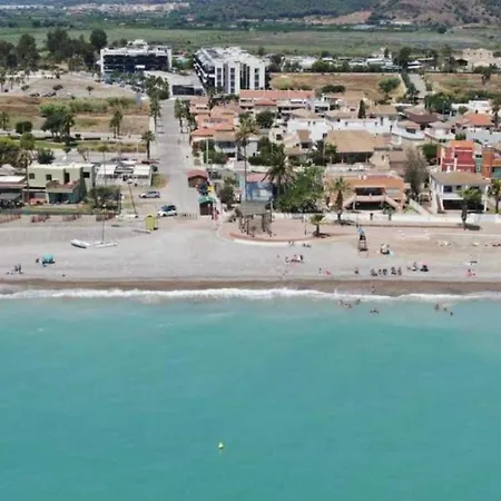 En A 4 Km De La Playa *